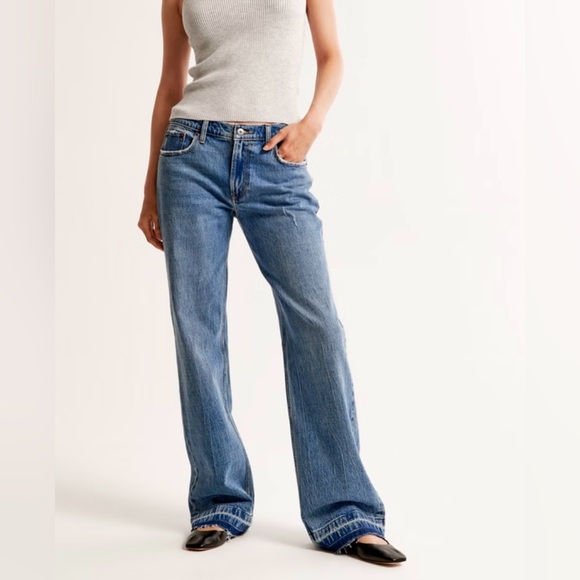 Abercrombie & Fitch The Baggy Low-Rise Jeans Curve Love Size 24/00 Like New! - Picture 1 of 4